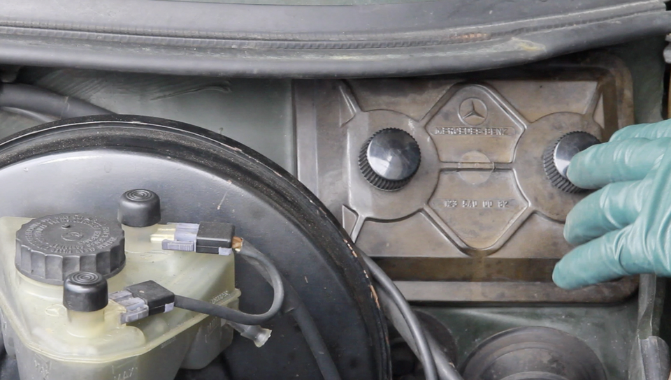 Mercedes 300d Fuse Box - Car Wiring Diagrams Explained • Mercedes 300d Fuse Box - Car Wiring Diagrams Explained •
